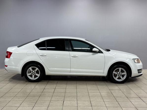 Skoda Octavia III (A7) с пробегом 2015 года, цена 920 000 рублей, 330000 км, лифтбек, Автокод Объявления