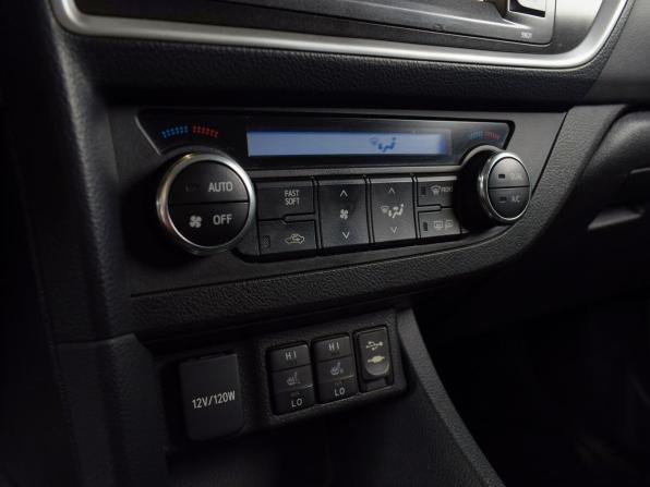 Toyota Auris II с пробегом 2013 года, цена 1 299 995 рублей, 118672 км, хэтчбек, Автокод Объявления