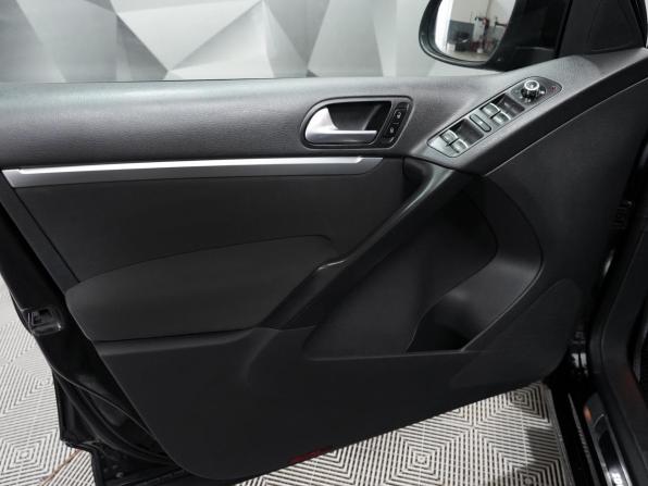 Volkswagen Tiguan I Рестайлинг с пробегом 2013 года, цена 1 474 000 рублей, 163000 км, внедорожник, Автокод Объявления