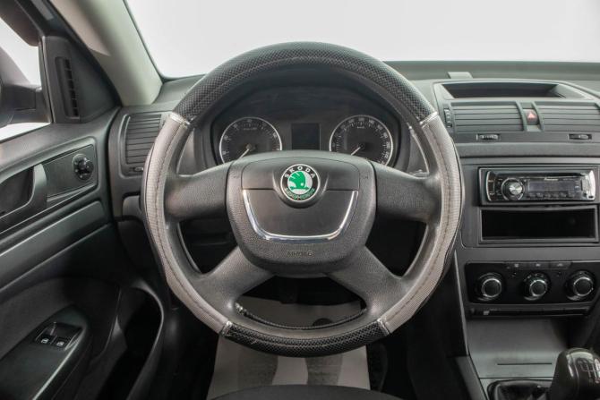 Skoda Octavia II (A5) Рестайлинг с пробегом 2009 года, цена 729 000 рублей, 202000 км, лифтбек, Автокод Объявления