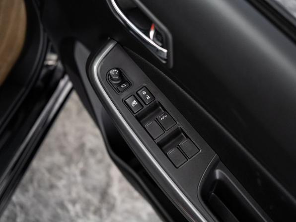 Suzuki Swift V с пробегом 2021 года, цена 1 085 500 рублей, 49743 км, хэтчбек, Автокод Объявления