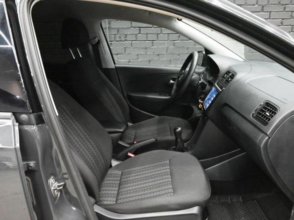 Volkswagen Polo V Рестайлинг с пробегом 2017 года, цена 1 240 000 рублей, 75550 км, седан, Автокод Объявления