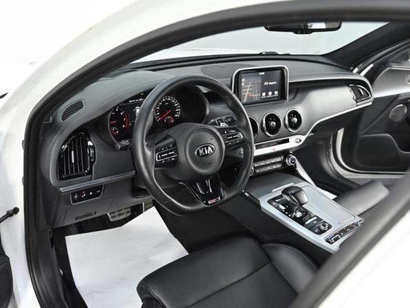Kia Stinger I с пробегом 2018 года, цена 2 799 000 рублей, 77941 км, лифтбек, Автокод Объявления