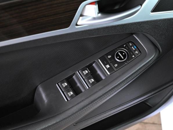 Hyundai Genesis II с пробегом 2014 года, цена 1 690 000 рублей, 153329 км, седан, Автокод Объявления
