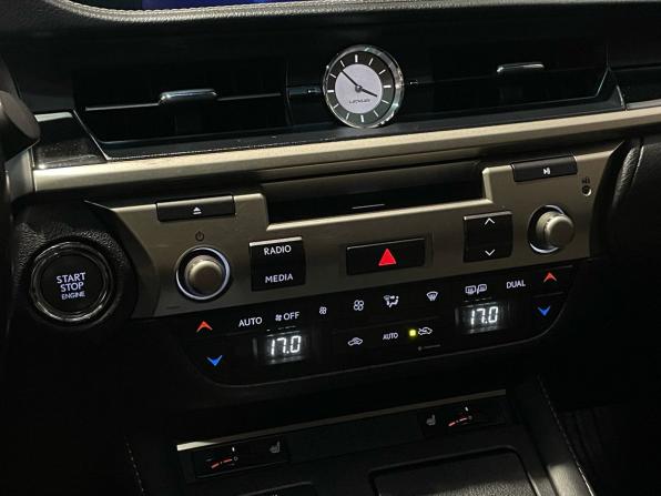 Lexus ES VI Рестайлинг с пробегом 2017 года, цена 2 490 000 рублей, 132973 км, седан, Автокод Объявления