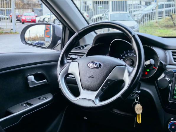Kia Rio III Рестайлинг с пробегом 2015 года, цена 949 000 рублей, 142233 км, седан, Автокод Объявления