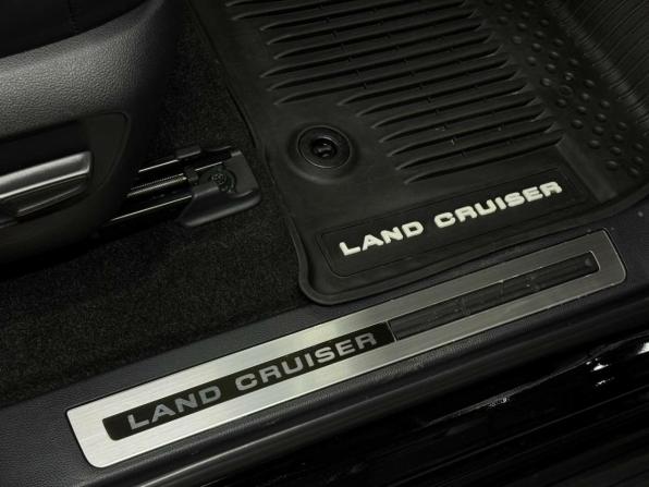 Toyota Land Cruiser 300 Series с пробегом 2021 года, цена 11 987 000 рублей, 8000 км, внедорожник, Автокод Объявления