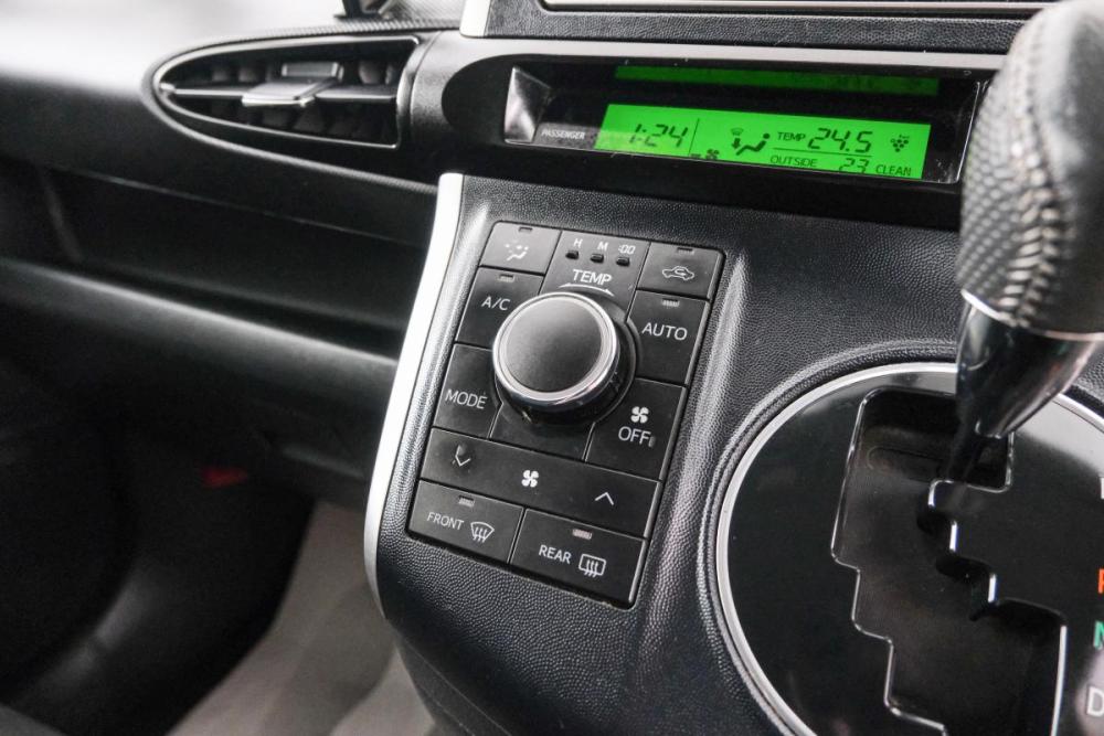 Toyota Wish II Красноярск  - изображение 14