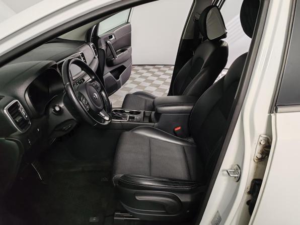 Kia Sportage IV Рестайлинг с пробегом 2018 года, цена 2 229 000 рублей, 74971 км, внедорожник, Автокод Объявления