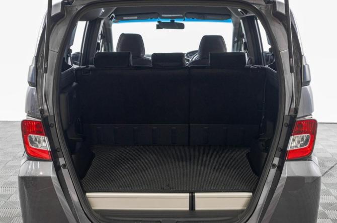 Honda Freed I Рестайлинг с пробегом 2013 года, цена 1 149 000 рублей, 142000 км, компактвэн, Автокод Объявления