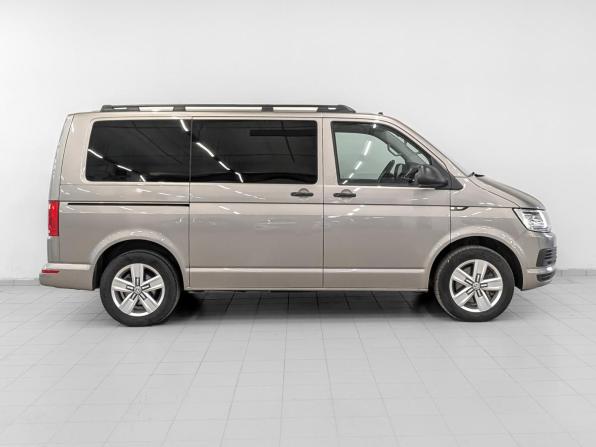 Volkswagen Multivan T6 Рестайлинг с пробегом 2019 года, цена 4 760 000 рублей, 85214 км, минивэн, Автокод Объявления