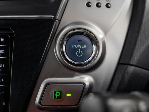 Toyota Prius Alpha I (ZVW40/41) Рестайлинг с пробегом 2015 года, цена 1 280 300 рублей, 201380 км, универсал, Автокод Объявления