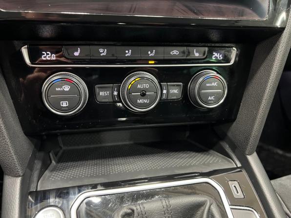 Volkswagen Passat B8 Рестайлинг с пробегом 2020 года, цена 2 900 000 рублей, 36605 км, седан, Автокод Объявления