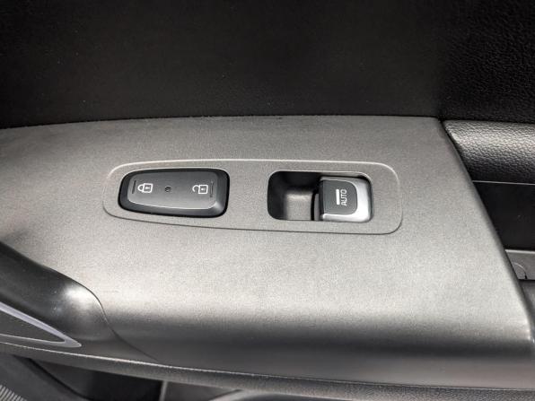 Kia Sportage IV Рестайлинг с пробегом 2021 года, цена 2 300 000 рублей, 127641 км, внедорожник, Автокод Объявления