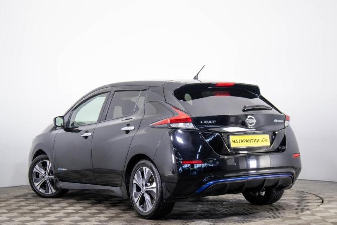 Nissan Leaf II (ZE1) с пробегом 2018 года, цена 1 749 000 рублей, 140100 км, хэтчбек, Автокод Объявления