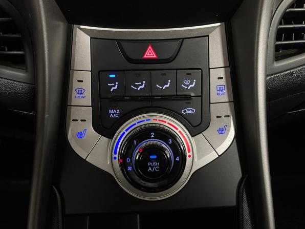 Hyundai Elantra V (MD) с пробегом 2012 года, цена 900 000 рублей, 131000 км, седан, Автокод Объявления
