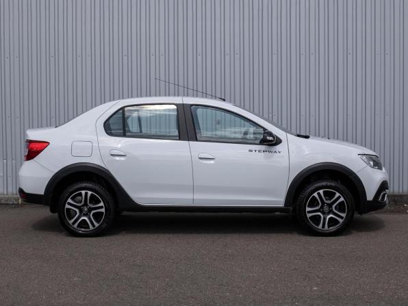 Renault Logan II Рестайлинг с пробегом 2022 года, цена 1 199 000 рублей, 27808 км, седан, Автокод Объявления