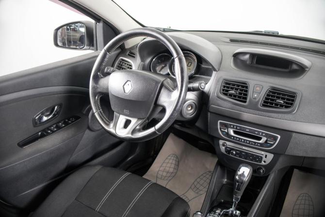 Renault Fluence I Рестайлинг с пробегом 2013 года, цена 699 000 рублей, 175000 км, седан, Автокод Объявления