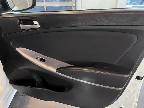 Hyundai Solaris I Рестайлинг с пробегом 2014 года, цена 670 000 рублей, 189684 км, седан, Автокод Объявления
