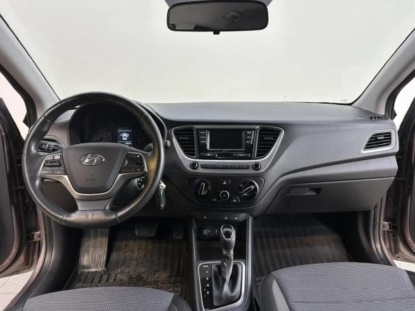 Hyundai Solaris II с пробегом 2018 года, цена 1 390 000 рублей, 45603 км, седан, Автокод Объявления