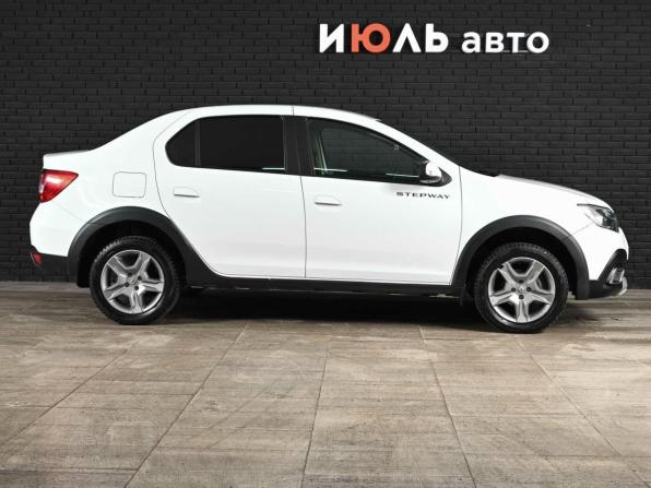 Renault Logan II Рестайлинг с пробегом 2021 года, цена 950 000 рублей, 68898 км, седан, Автокод Объявления