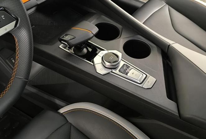 Changan UNI-V I с пробегом 2024 года, цена 2 350 000 рублей, 17749 км, лифтбек, Автокод Объявления