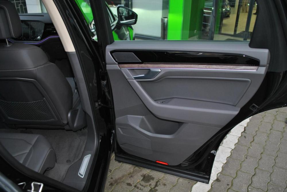 Volkswagen Touareg III Рестайлинг Москва  - изображение 15