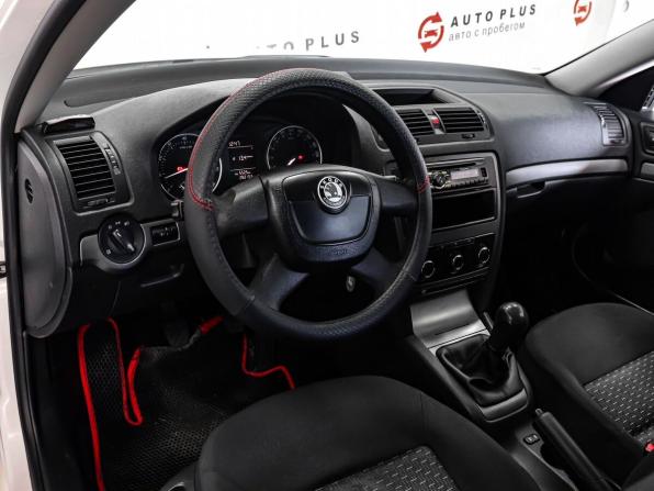 Skoda Octavia II (A5) Рестайлинг с пробегом 2011 года, цена 699 000 рублей, 282152 км, лифтбек, Автокод Объявления