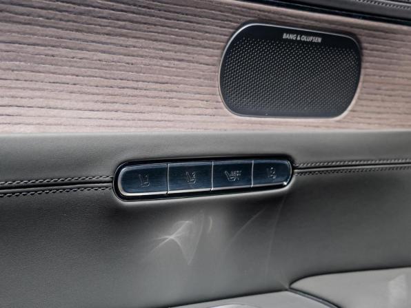 Genesis G90 II с пробегом 2022 года, цена 9 950 000 рублей, 32621 км, седан, Автокод Объявления