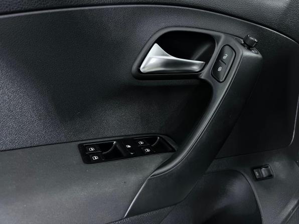 Volkswagen Polo V с пробегом 2013 года, цена 775 000 рублей, 146080 км, седан, Автокод Объявления