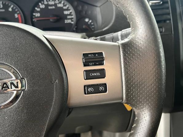 Nissan Navara (Frontier) III (D40) Рестайлинг с пробегом 2012 года, цена 1 610 000 рублей, 299797 км, offers.body_type.unknown, Автокод Объявления
