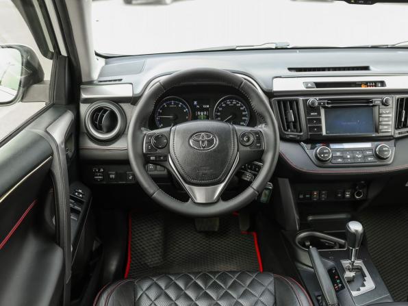 Toyota RAV4 IV (XA40) Рестайлинг с пробегом 2016 года, цена 2 399 000 рублей, 118900 км, внедорожник, Автокод Объявления