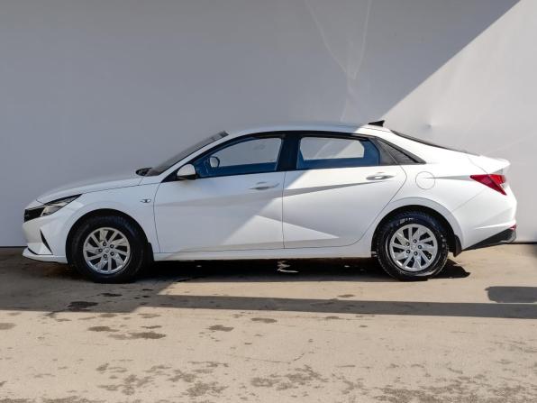 Hyundai Elantra VII (CN7) с пробегом 2022 года, цена 2 090 000 рублей, 44390 км, седан, Автокод Объявления