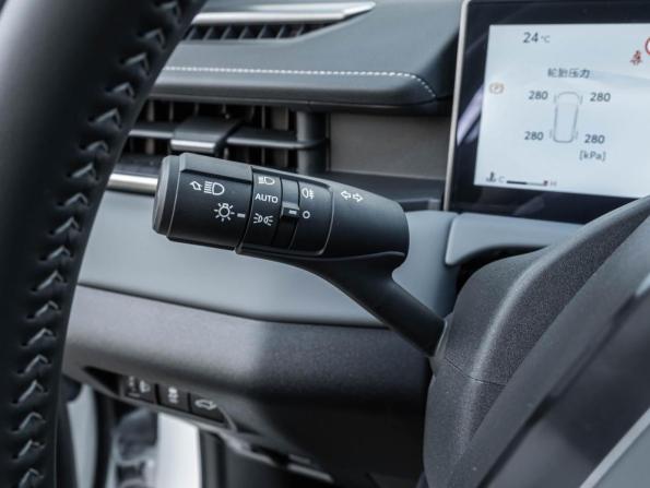 Toyota RAV4 VI (XA60) с пробегом 2026 года, цена 4 339 000 рублей, 35 км, внедорожник, Автокод Объявления