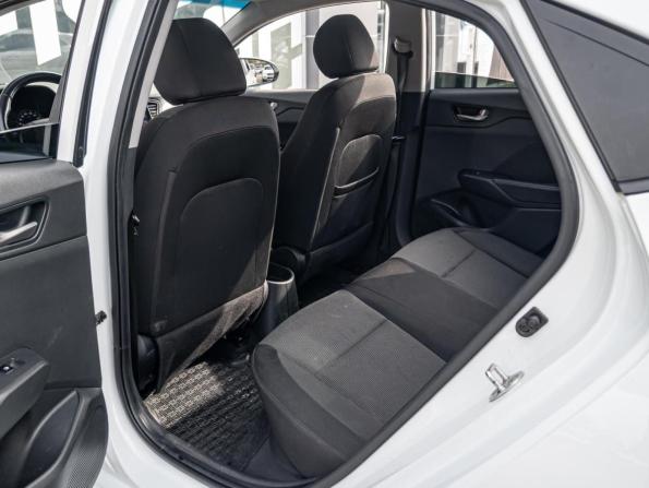 Hyundai Solaris II с пробегом 2018 года, цена 1 345 000 рублей, 118284 км, седан, Автокод Объявления