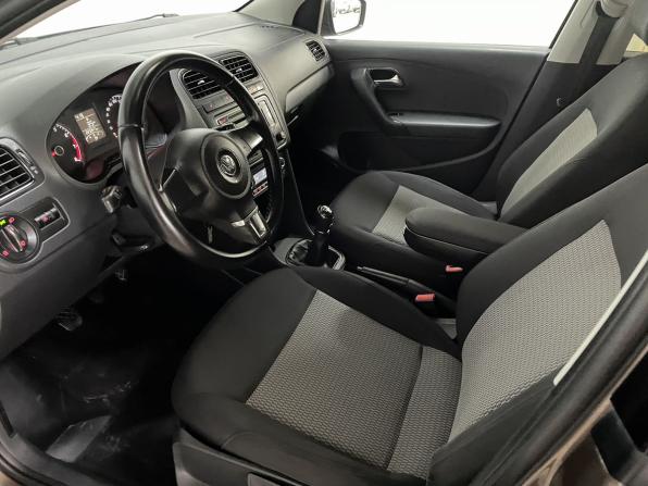 Volkswagen Polo V с пробегом 2015 года, цена 849 000 рублей, 223346 км, седан, Автокод Объявления