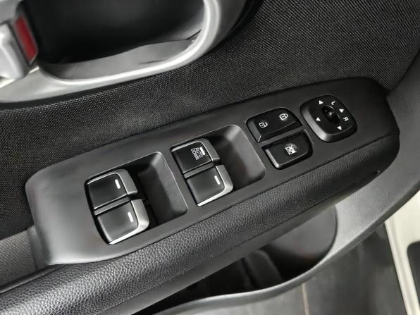 Kia Soul II Рестайлинг с пробегом 2017 года, цена 1 672 000 рублей, 99467 км, хэтчбек, Автокод Объявления