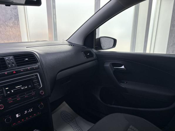 Volkswagen Polo V Рестайлинг с пробегом 2016 года, цена 1 399 000 рублей, 58254 км, седан, Автокод Объявления
