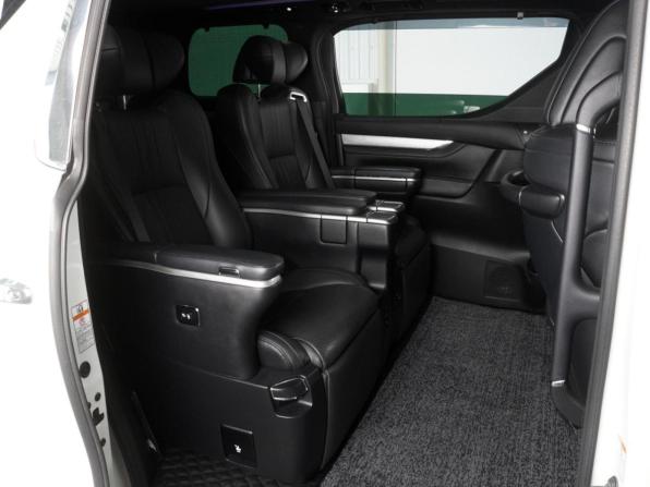 Toyota Vellfire II Рестайлинг с пробегом 2018 года, цена 5 165 000 рублей, 128486 км, минивэн, Автокод Объявления