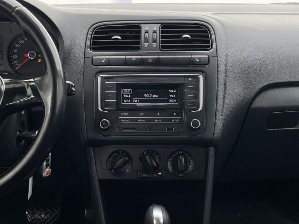Volkswagen Polo V Рестайлинг с пробегом 2015 года, цена 999 000 рублей, 125342 км, седан, Автокод Объявления