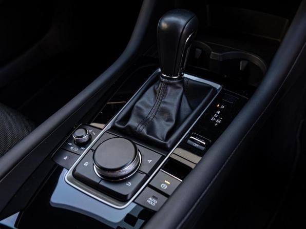 Mazda 3 IV (BP) с пробегом 2019 года, цена 1 770 000 рублей, 65897 км, хэтчбек, Автокод Объявления