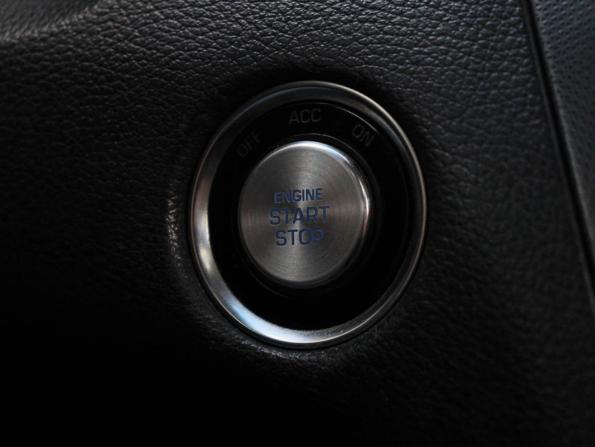 Hyundai Genesis II с пробегом 2015 года, цена 1 500 000 рублей, 243057 км, седан, Автокод Объявления