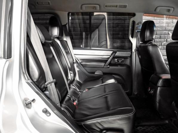 Mitsubishi Pajero IV с пробегом 2011 года, цена 1 860 000 рублей, 302600 км, внедорожник, Автокод Объявления
