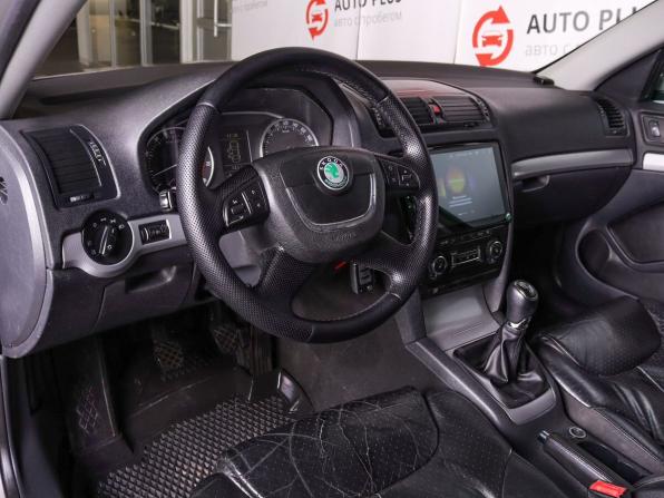 Skoda Octavia II (A5) Рестайлинг с пробегом 2011 года, цена 749 000 рублей, 254995 км, лифтбек, Автокод Объявления