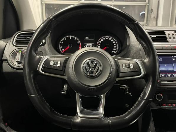 Volkswagen Polo V Рестайлинг с пробегом 2019 года, цена 1 390 000 рублей, 82055 км, седан, Автокод Объявления