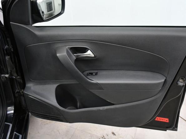 Volkswagen Polo V с пробегом 2011 года, цена 695 000 рублей, 274843 км, седан, Автокод Объявления