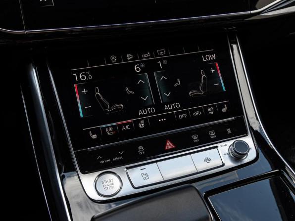 Audi Q8 I (4M) с пробегом 2019 года, цена 5 570 000 рублей, 144959 км, внедорожник, Автокод Объявления