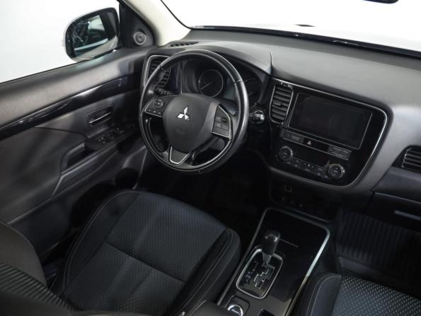 Mitsubishi Outlander III Рестайлинг 3 с пробегом 2019 года, цена 1 849 000 рублей, 210286 км, внедорожник, Автокод Объявления