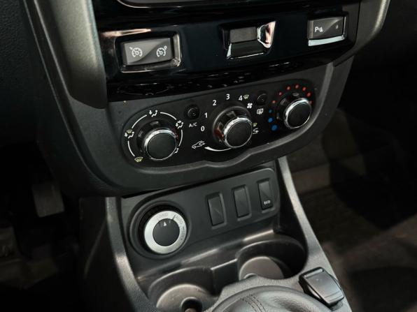 Renault Duster I Рестайлинг с пробегом 2019 года, цена 1 015 000 рублей, 241250 км, внедорожник, Автокод Объявления