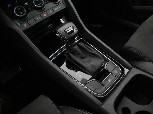 Skoda Karoq I с пробегом 2020 года, цена 1 949 000 рублей, 156315 км, внедорожник, Автокод Объявления